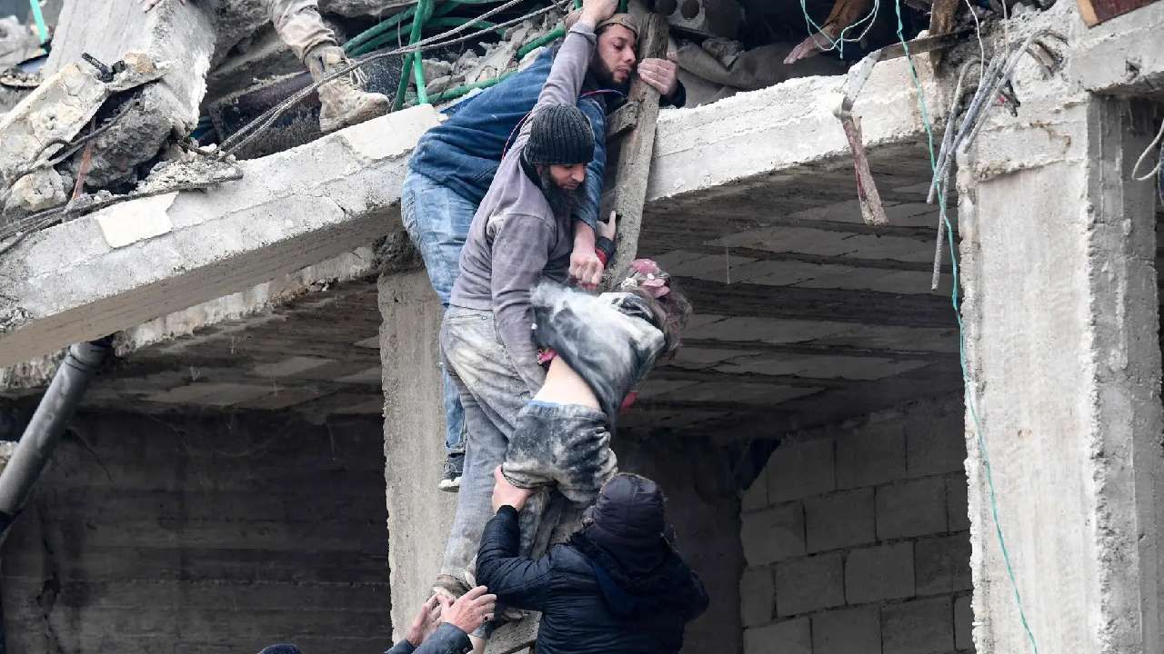 Turkey and Syria earthquake More than 1,900 deaths Here are the earthquake photos
