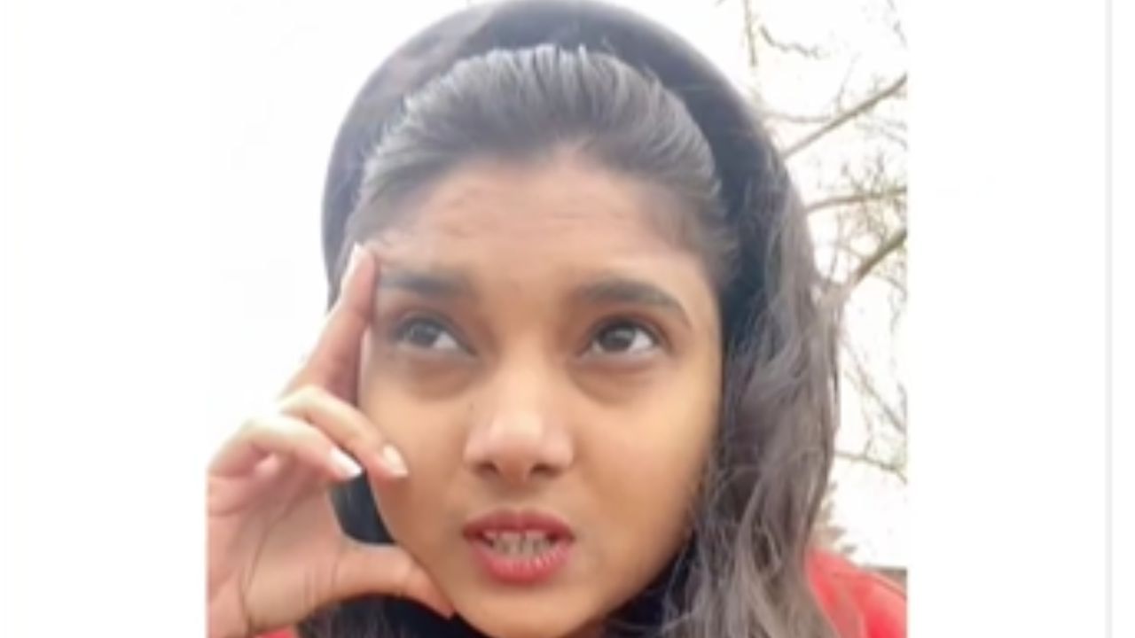 Viral Video: ಯಾರಿಗೆ ಹೇಳೋಣ ಕುಳ್ಳಿಯರ ಪ್ರಾಬ್ಲಮ್, ನಮ್ಮ ಗೋಳು ಕೇಳೋರು ಯಾರೂ ಇಲ್ವಾ? Viral Video: ಯಾರಿಗೆ ಹೇಳೋಣ ಕುಳ್ಳಿಯರ ಪ್ರಾಬ್ಲಮ್, ನಮ್ಮ ಗೋಳು ಕೇಳೋರು ಯಾರೂ ಇಲ್ವಾ?