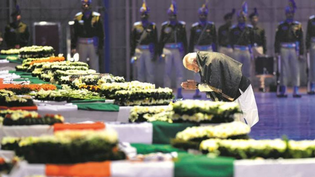 Pulwama Attack: ಫೆ.14ರಂದು ಪುಲ್ವಾಮಾದಲ್ಲಿ ನಡೆದಿದ್ದೇನು? ಪುಲ್ವಾಮಾ ದಾಳಿಗೆ ಭಾರತದ ಪ್ರತೀಕಾರ ಹೇಗಿತ್ತು? Pulwama Attack: ಫೆ.14ರಂದು ಪುಲ್ವಾಮಾದಲ್ಲಿ ನಡೆದಿದ್ದೇನು? ಪುಲ್ವಾಮಾ ದಾಳಿಗೆ ಭಾರತದ ಪ್ರತೀಕಾರ ಹೇಗಿತ್ತು?
