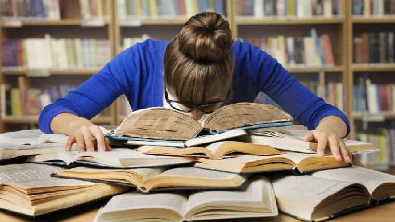 Yoga for Exam Stress: ಪರೀಕ್ಷೆಯ ಒತ್ತಡವನ್ನು ನಿವಾರಿಸಲು ಸಹಾಯ ಮಾಡುವ 5 ಯೋಗ ಭಂಗಿಗಳು ಇಲ್ಲಿವೆ Yoga for Exam Stress: ಪರೀಕ್ಷೆಯ ಒತ್ತಡವನ್ನು ನಿವಾರಿಸಲು ಸಹಾಯ ಮಾಡುವ 5 ಯೋಗ ಭಂಗಿಗಳು ಇಲ್ಲಿವೆ