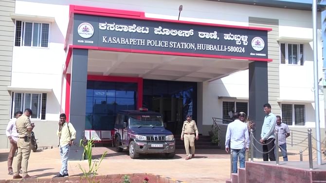 ಐತಿಹಾಸಿಕ ಸಿದ್ದಾರೂಢ ರಥೋತ್ಸವ ಜಾತ್ರೆ ದಿನವೇ ಮನಬಂದಂತೆ ಕೊಚ್ಚಿ ಯುವಕನ ಕೊಲೆ ಐತಿಹಾಸಿಕ ಸಿದ್ದಾರೂಢ ರಥೋತ್ಸವ ಜಾತ್ರೆ ದಿನವೇ ಮನಬಂದಂತೆ ಕೊಚ್ಚಿ ಯುವಕನ ಕೊಲೆ