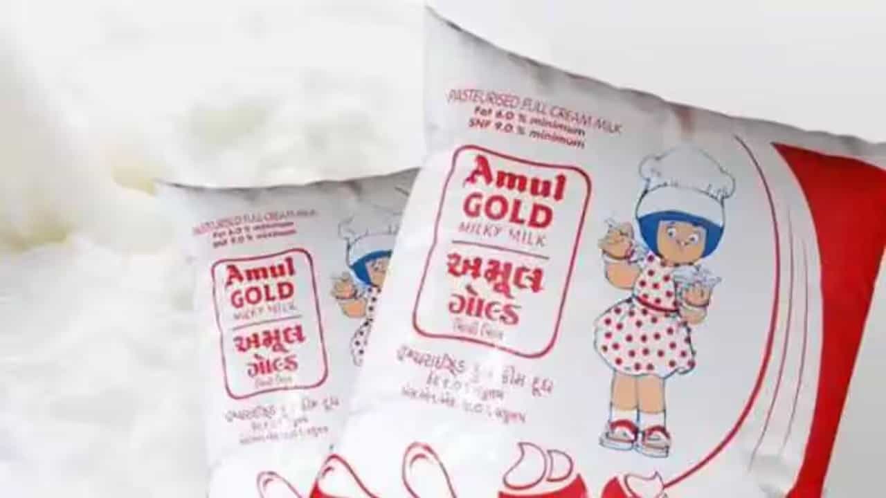 Amul Milk Price Hike: ಅಮುಲ್ ಹಾಲಿನ ಬೆಲೆ ಮತ್ತೆ ಹೆಚ್ಚಳ; ಇಲ್ಲಿದೆ ನೂತನ ದರ Amul Milk Price Hike: ಅಮುಲ್ ಹಾಲಿನ ಬೆಲೆ ಮತ್ತೆ ಹೆಚ್ಚಳ; ಇಲ್ಲಿದೆ ನೂತನ ದರ