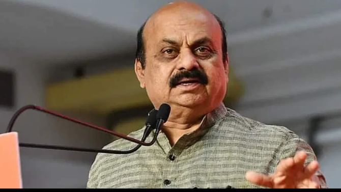 ರಾಜ್ಯ ಸರ್ಕಾರಿ ನೌಕರರಿಗೆ 7ನೇ ವೇತನ ಜಾರಿ ವಿಚಾರ ಸ್ಪಷ್ಟನೆ ನೀಡಿದ ಸಿಎಂ ಬೊಮ್ಮಾಯಿ ರಾಜ್ಯ ಸರ್ಕಾರಿ ನೌಕರರಿಗೆ 7ನೇ ವೇತನ ಜಾರಿ ವಿಚಾರ ಸ್ಪಷ್ಟನೆ ನೀಡಿದ ಸಿಎಂ ಬೊಮ್ಮಾಯಿ