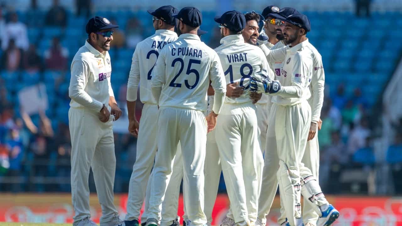 IND vs AUS, 2nd Test, Live Streaming: ದೆಹಲಿಯಲ್ಲಿ ಭಾರತ- ಆಸೀಸ್ ಹಣಾಹಣಿ; ಪಂದ್ಯದ ಬಗ್ಗೆ ಪೂರ್ಣ ವಿವರ ಇಲ್ಲಿದೆ IND vs AUS, 2nd Test, Live Streaming: ದೆಹಲಿಯಲ್ಲಿ ಭಾರತ- ಆಸೀಸ್ ಹಣಾಹಣಿ; ಪಂದ್ಯದ ಬಗ್ಗೆ ಪೂರ್ಣ ವಿವರ ಇಲ್ಲಿದೆ