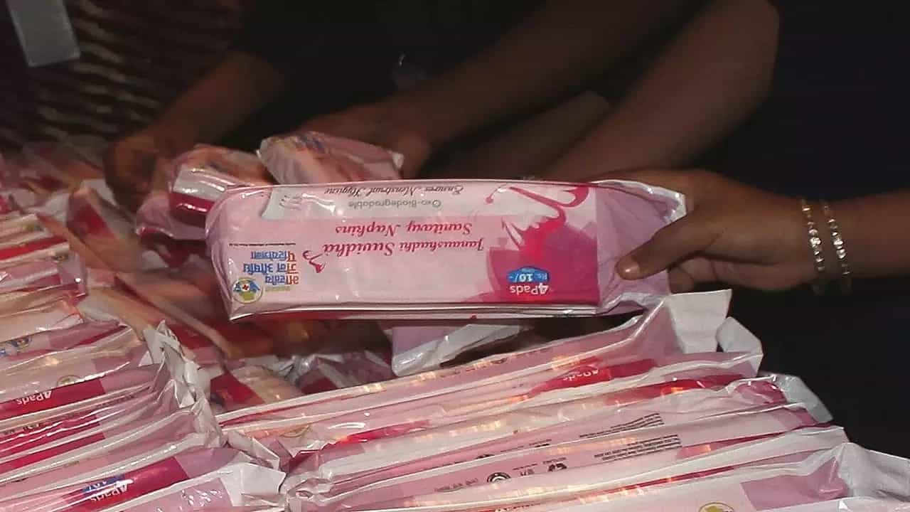 Sanitary Pads: ಜನೌಷಧಿ ಮಳಿಗೆಗಳಲ್ಲಿ ಇದೂವರೆಗೆ ಮಾರಾಟವಾದ ಸ್ಯಾನಿಟರಿ ಪ್ಯಾಡ್ ಎಷ್ಟು? Sanitary Pads: ಜನೌಷಧಿ ಮಳಿಗೆಗಳಲ್ಲಿ ಇದೂವರೆಗೆ ಮಾರಾಟವಾದ ಸ್ಯಾನಿಟರಿ ಪ್ಯಾಡ್ ಎಷ್ಟು?