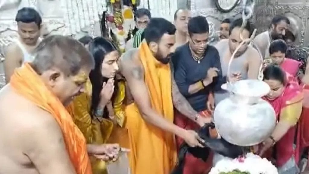 IND vs AUS 3rd test kl rahul athiya shetty blessings of mahakal bhasm aarti see video