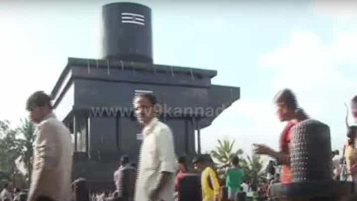 Mahashivarathri: ಕೋಲಾರ ಕೆಜಿಎಫ್ ನಲ್ಲಿರುವ ಕೋಟಿಲಿಂಗೇಶ್ವರ ದೇವಸ್ಥಾನಕ್ಕೆ ಆಗಮಿಸುತ್ತಿದ್ದಾರೆ ಅಸಂಖ್ಯಾತ ಶಿವಭಕ್ತರು Mahashivarathri: ಕೋಲಾರ ಕೆಜಿಎಫ್ ನಲ್ಲಿರುವ ಕೋಟಿಲಿಂಗೇಶ್ವರ ದೇವಸ್ಥಾನಕ್ಕೆ ಆಗಮಿಸುತ್ತಿದ್ದಾರೆ ಅಸಂಖ್ಯಾತ ಶಿವಭಕ್ತರು