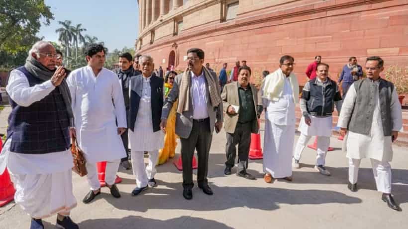 Parliament: ಸಂಸತ್ನಲ್ಲಿ ಶುಕ್ರವಾರವೂ ಅದಾನಿ ವಿಚಾರ ಸದ್ದು ಸಾಧ್ಯತೆ; ತುರ್ತು ಸಭೆ ಕರೆದ ಖರ್ಗೆ