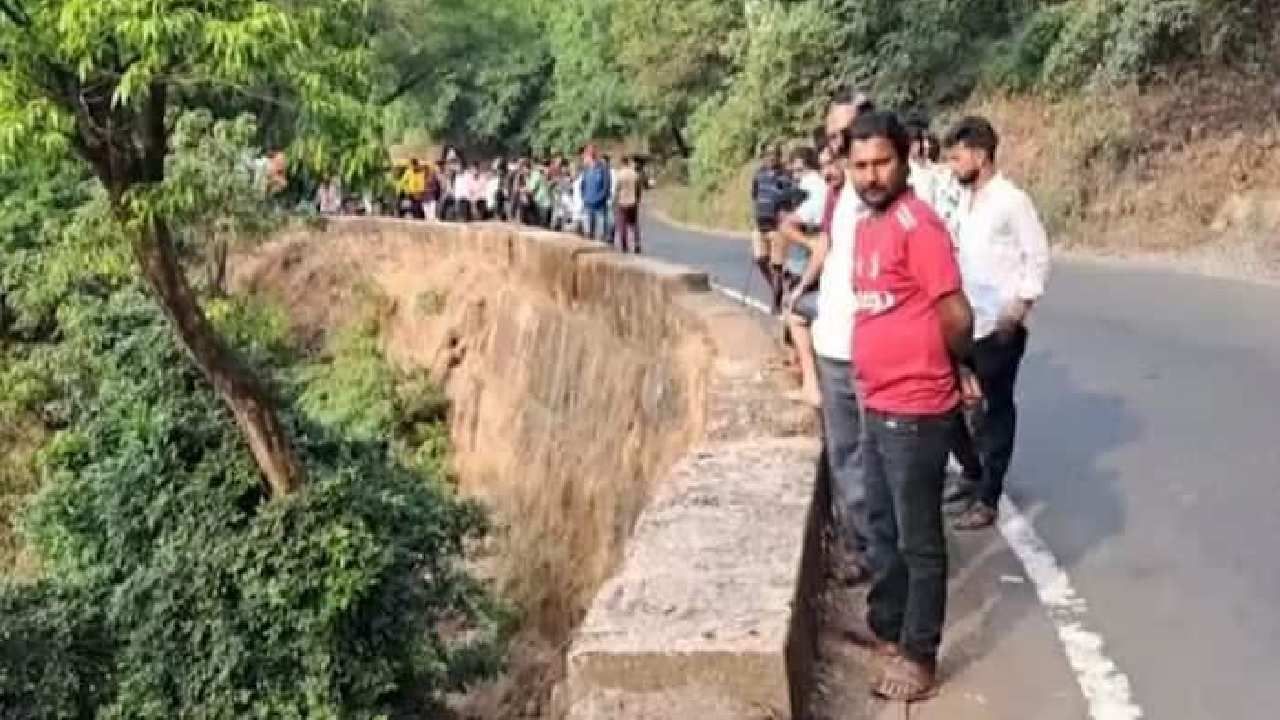 Shocking News: ಗೆಳೆಯನನ್ನು ಕೊಂದು ಘಾಟ್ನಲ್ಲಿ ಶವ ಬಿಸಾಡುವಾಗ ತಾನೇ ಕಾಲು ಜಾರಿ ಬಿದ್ದು ಸತ್ತ ಹಂತಕ! Shocking News: ಗೆಳೆಯನನ್ನು ಕೊಂದು ಘಾಟ್ನಲ್ಲಿ ಶವ ಬಿಸಾಡುವಾಗ ತಾನೇ ಕಾಲು ಜಾರಿ ಬಿದ್ದು ಸತ್ತ ಹಂತಕ!