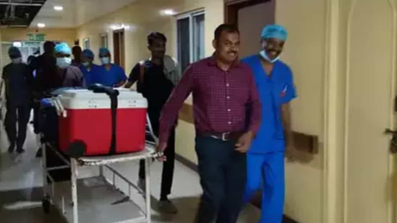Udupi: ಸಾವಿನಲ್ಲೂ ಸಾರ್ಥಕತೆ ಮೆರೆದ ಮಹಿಳೆ, ಅಂಗಾಂಗ ದಾನ ಮಾಡಿ 6 ಜನರಿಗೆ ಬೆಳಕು Udupi: ಸಾವಿನಲ್ಲೂ ಸಾರ್ಥಕತೆ ಮೆರೆದ ಮಹಿಳೆ, ಅಂಗಾಂಗ ದಾನ ಮಾಡಿ 6 ಜನರಿಗೆ ಬೆಳಕು