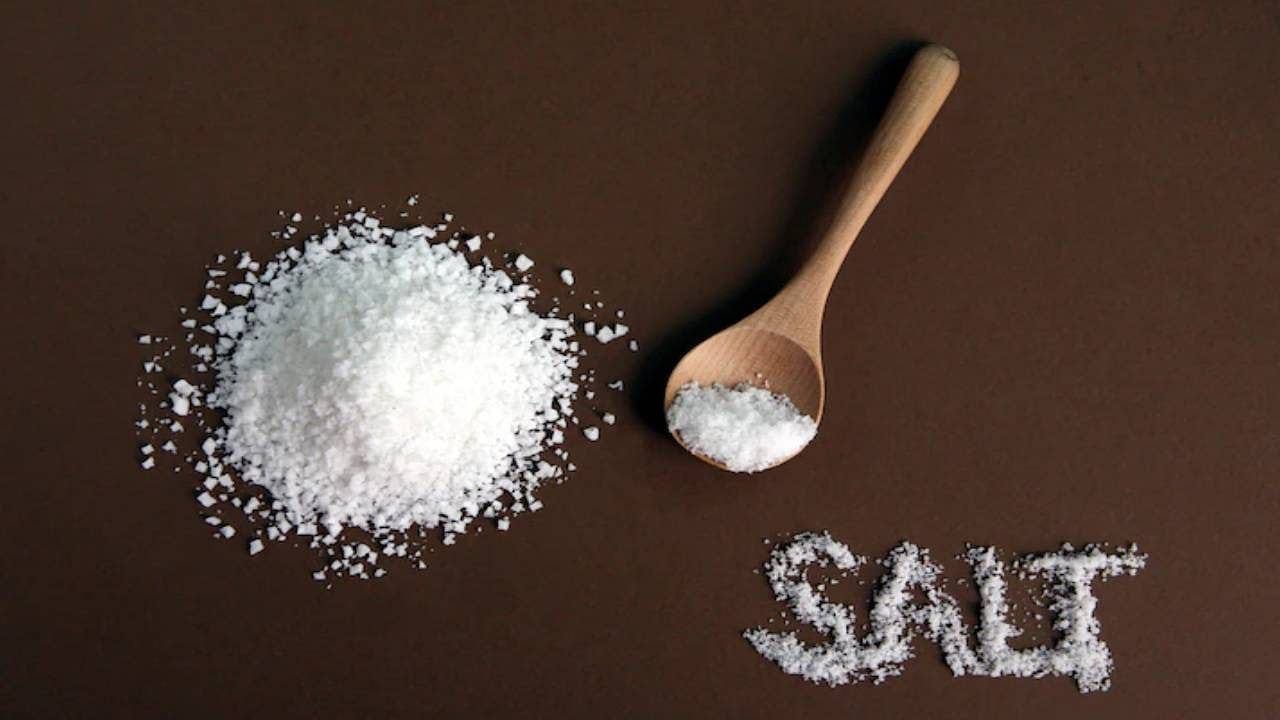Sharp Salt Stuff Health Tips: ಹೆಚ್ಚು ಉಪ್ಪು ಸೇವಿಸುವುದರಿಂದ ಆರೋಗ್ಯದ ಮೇಲಾಗುವ 7 ದುಷ್ಪರಿಣಾಮಗಳು ...