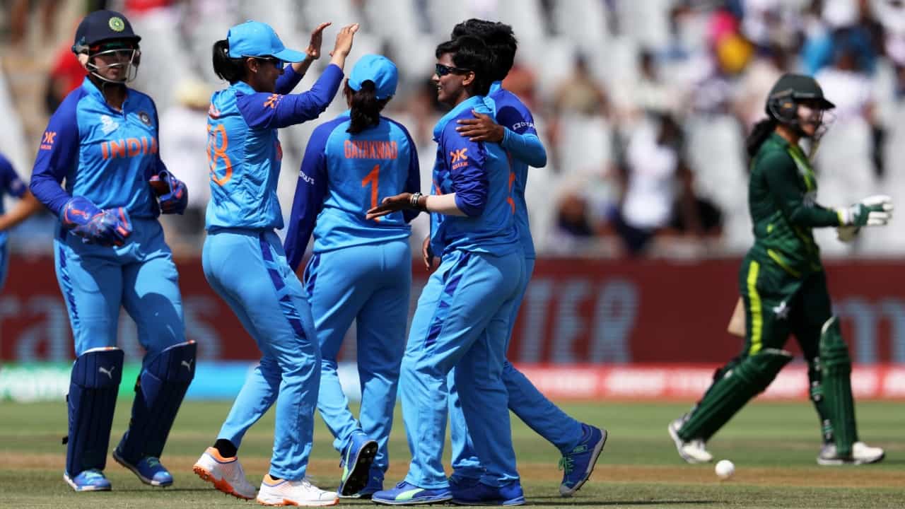 WPL 2023: ಯುಪಿ ವಾರಿಯರ್ಸ್ ತಂಡಕ್ಕೆ ನಾಯಕಿ ನೇಮಕ; ದುಬಾರಿ ಬೆಲೆ ಪಡೆದ ಆಟಗಾರ್ತಿಗಿಲ್ಲ ನಾಯಕತ್ವ! WPL 2023: ಯುಪಿ ವಾರಿಯರ್ಸ್ ತಂಡಕ್ಕೆ ನಾಯಕಿ ನೇಮಕ; ದುಬಾರಿ ಬೆಲೆ ಪಡೆದ ಆಟಗಾರ್ತಿಗಿಲ್ಲ ನಾಯಕತ್ವ!