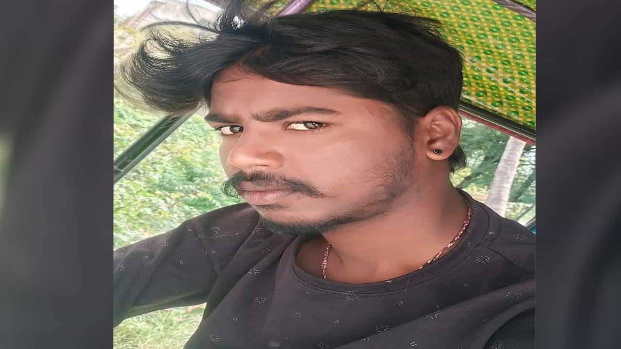‘ತುಮಕೂರು: ಅಪ್ರಾಪ್ತ ಹುಡುಗಿ ಜೊತೆ ಪ್ರೀತಿ; ಆಕೆಯನ್ನ ನೋಡಲು ಹೋದ ಯುವಕ ನಾಪತ್ತೆ ‘ತುಮಕೂರು: ಅಪ್ರಾಪ್ತ ಹುಡುಗಿ ಜೊತೆ ಪ್ರೀತಿ; ಆಕೆಯನ್ನ ನೋಡಲು ಹೋದ ಯುವಕ ನಾಪತ್ತೆ