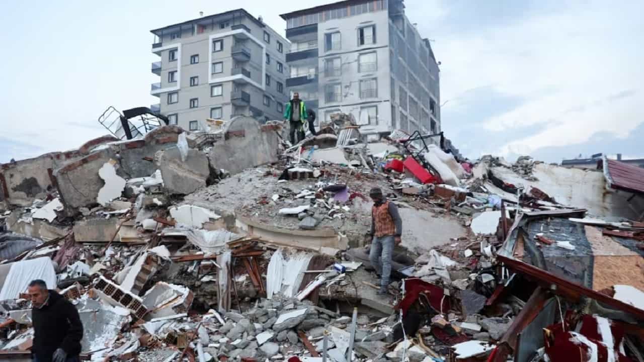 Turkey Earthquake: ಟರ್ಕಿಯಲ್ಲಿ ಬೆಂಗಳೂರಿನ ಒಬ್ಬ ವ್ಯಕ್ತಿ ನಾಪತ್ತೆ, ದೂರಸ್ಥಳದಲ್ಲಿ ಸಿಲುಕಿದ ಇತರ 10 ಮಂದಿ Turkey Earthquake: ಟರ್ಕಿಯಲ್ಲಿ ಬೆಂಗಳೂರಿನ ಒಬ್ಬ ವ್ಯಕ್ತಿ ನಾಪತ್ತೆ, ದೂರಸ್ಥಳದಲ್ಲಿ ಸಿಲುಕಿದ ಇತರ 10 ಮಂದಿ