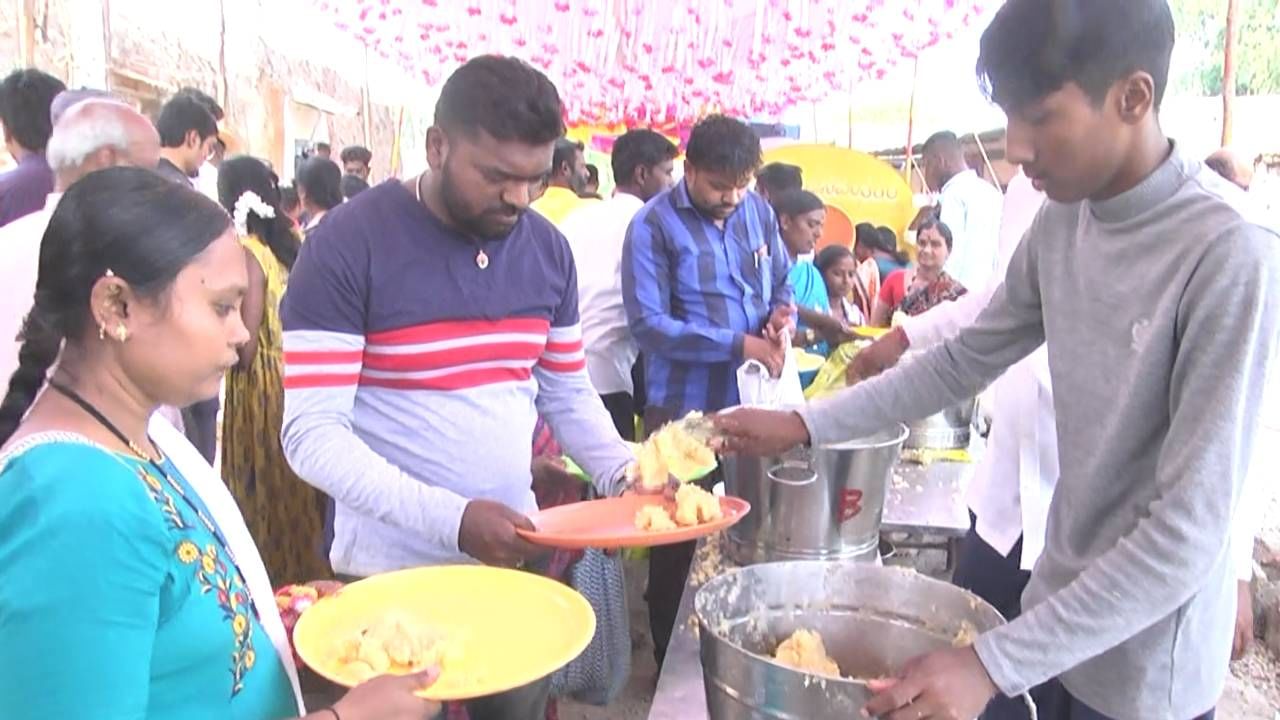 ವರ್ಷದಿಂದ ವರ್ಷಕ್ಕೆ ಇಲ್ಲಿಗೆ ಬರುವ ಭಕ್ತರ ಸಂಖ್ಯೆ ಹೆಚ್ಚಾಗುತ್ತಲೇ ಇದೆ. ಇದೇ ಕಾರಣಕ್ಕೆ ದೇವಸ್ಥಾನದ ಸಮಿತಿ ವತಿಯಿಂದ ಈ ವರ್ಷದಿಂದ ಭಕ್ತರಿಗೆ ಉಚಿತ ಪ್ರಸಾದದ ವ್ಯವಸ್ಥೆಯನ್ನು ಮಾಡಲಾಗಿದೆ.