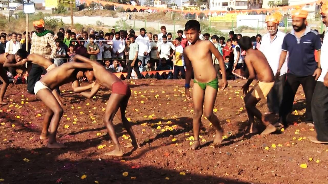 ಇನ್ನು ಉಣಕಲ್ ಕುಸ್ತಿ ಪೈಲ್ವಾನಗಳ ತವರು, ಇನ್ನು ತಮ್ಮೂರಿನಲ್ಲಿ ನಡೆದ ಅದ್ಬುತ ಕುಸ್ತಿಯ ಕ್ಷಣಗಳನ್ನ ನೋಡಿ  ನೆರೆದಿದ್ದ ಜನರು ಸಂತೋಷಪಟ್ಟರು.