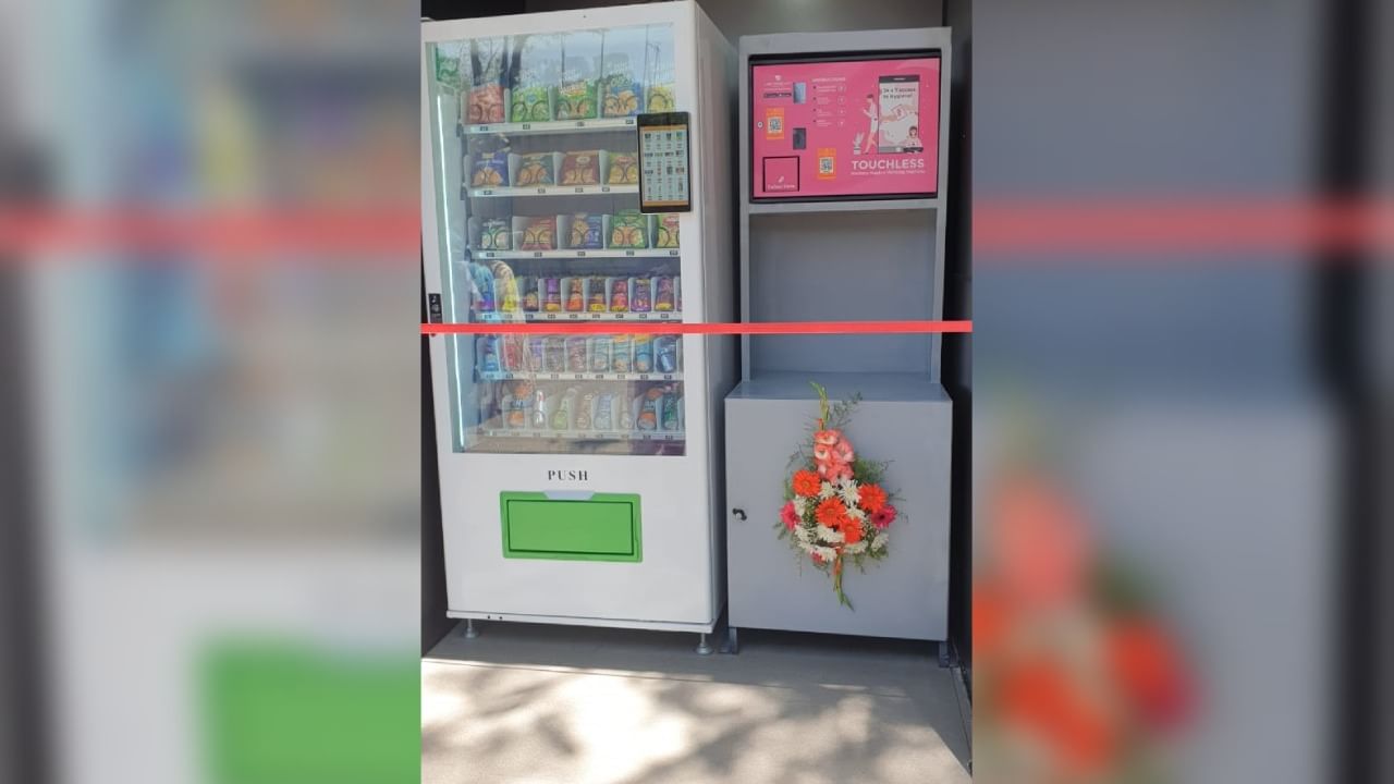 Electric Smart bus stop in Bengaluru at Electronics City