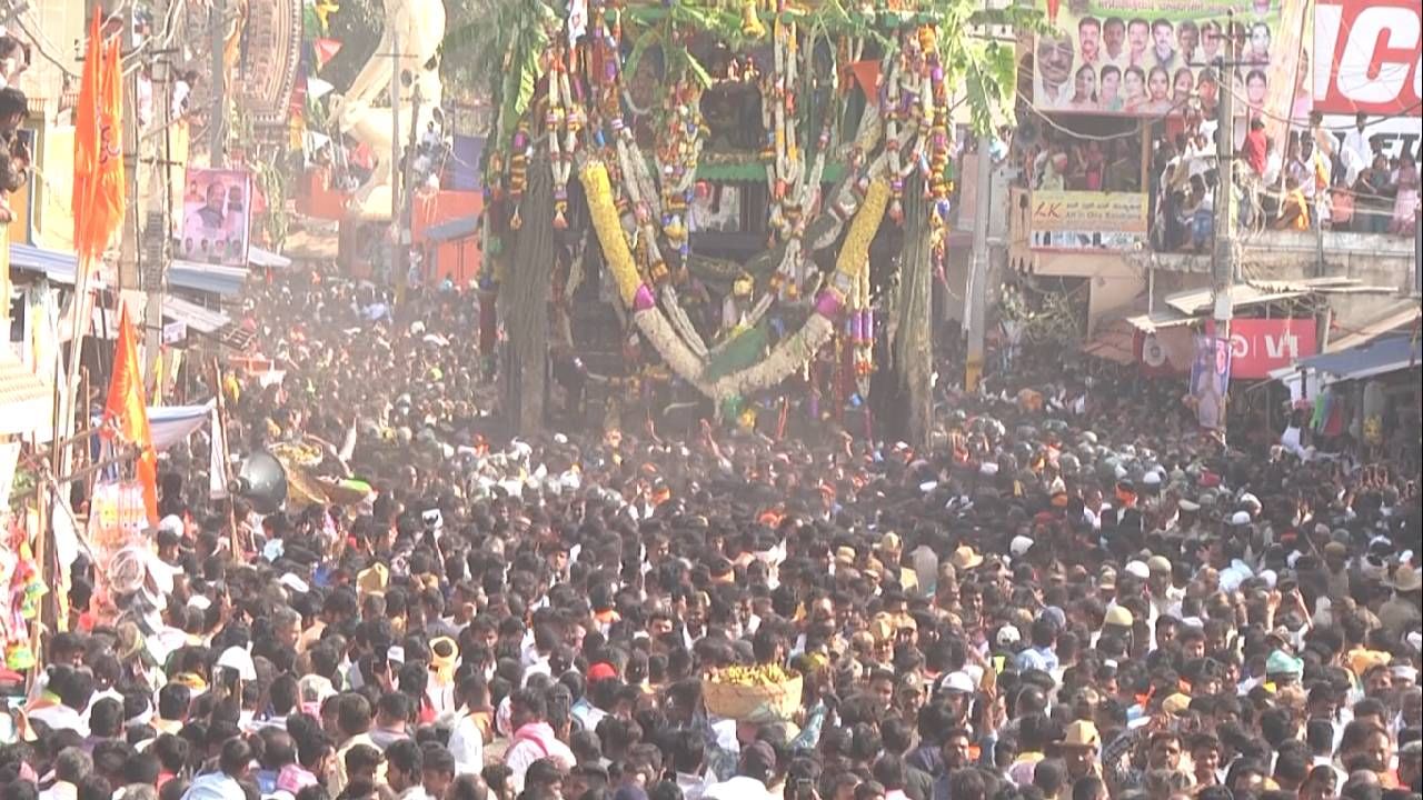 ಹೀಗೆ ಜನರ ಕಷ್ಟಗಳಿಗೆ ಪರಿಹಾರ ನೀಡಿದ ಸಂತ ತಿಪ್ಪೇರುದ್ರಸ್ವಾಮಿ ದೈವತ್ವಕ್ಕೆ ಏರಿದ್ದಾರೆ. ಅಂತೆಯೇ ನೂರಾರು ವರ್ಷಗಳಿಂದ ಪ್ರತಿ ವರ್ಷ ಅದ್ಧೂರಿ ಜಾತ್ರೆ, ರಥೋತ್ಸವ ನಡೆಯುತ್ತದೆ. 