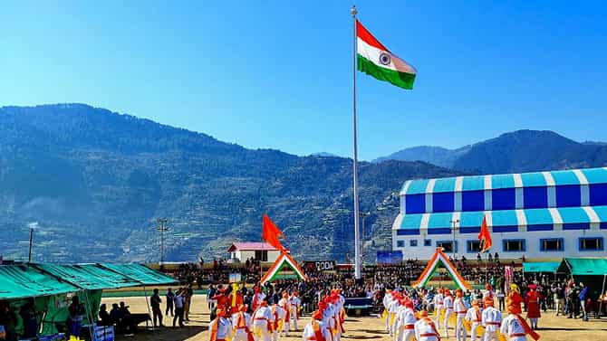 ಪ್ರತಿಯೊಬ್ಬ ಭಾರತೀಯ ಹೆಮ್ಮೆಪಡುವ ವಿಚಾರ, ಜಮ್ಮು ಕಾಶ್ಮೀರದಲ್ಲಿ 100 ಅಡಿ ಎತ್ತರ ರಾಷ್ಟ್ರ ಧ್ವಜ ಸ್ಥಾಪನೆ