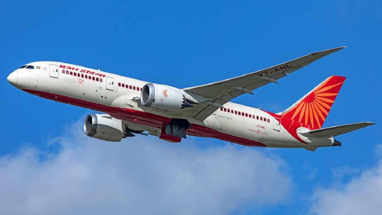 Air India: ಚಿಕಾಗೋ ವಿಮಾನ ನಿಲ್ದಾಣದಲ್ಲಿ ಸಿಲುಕಿದ 300 ಏರ್ ಇಂಡಿಯಾ ಪ್ರಯಾಣಿಕರು