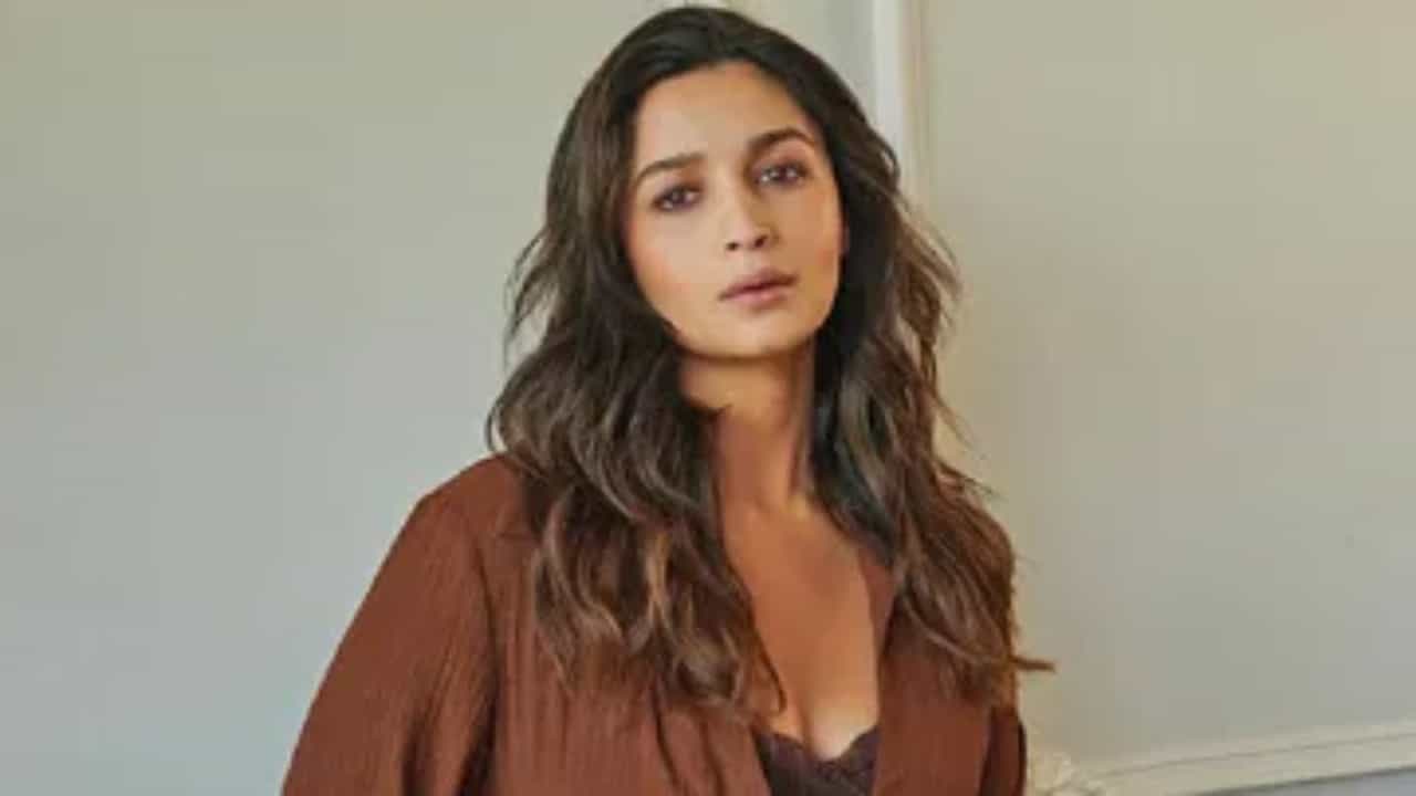 Alia Bhatt: ಆಲಿಯಾ ಭಟ್ ಹಣ ತೊಡಗಿಸಿರುವ ಐದು ಸಂಸ್ಥೆಗಳಿವು Alia Bhatt: ಆಲಿಯಾ ಭಟ್ ಹಣ ತೊಡಗಿಸಿರುವ ಐದು ಸಂಸ್ಥೆಗಳಿವು