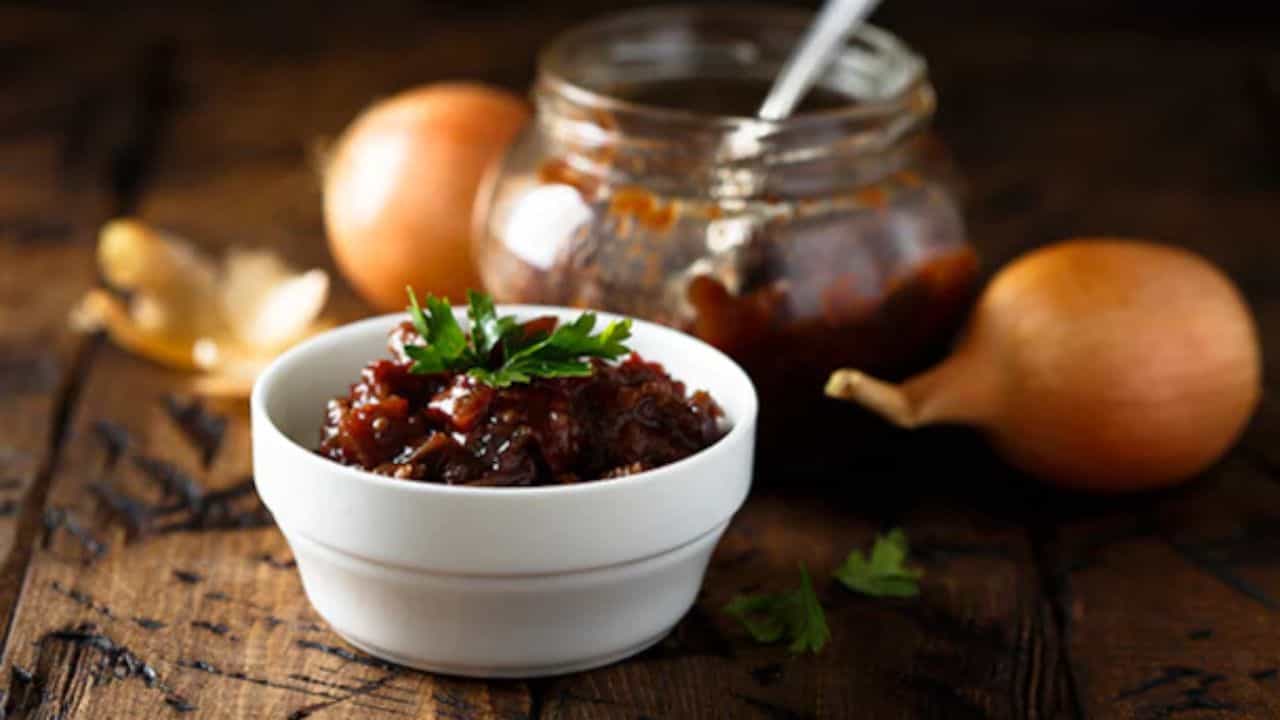 Amchoor Ki Chutney: ಒಣ ಮಾವಿನ ಚಟ್ನಿ ಮಾಡುವುದು ಹೇಗೆ? ಇಲ್ಲಿದೆ ಪಾಕ ವಿಧಾನ Amchoor Ki Chutney: ಒಣ ಮಾವಿನ ಚಟ್ನಿ ಮಾಡುವುದು ಹೇಗೆ? ಇಲ್ಲಿದೆ ಪಾಕ ವಿಧಾನ