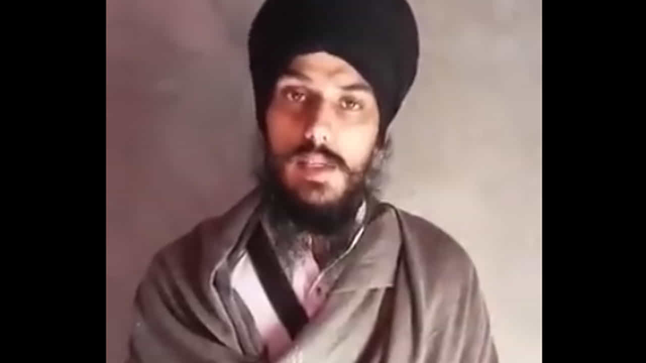 Amritpal Singh: ವಿಡಿಯೊ ಸಂದೇಶ ಬಿಡುಗಡೆ ಮಾಡಿದ ಅಮೃತಪಾಲ್ ಸಿಂಗ್, ಪಂಜಾಬ್ ಪೊಲೀಸರ ಮುಂದಿರಿಸಿದ 3 ಷರತ್ತುಗಳೇನು? Amritpal Singh: ವಿಡಿಯೊ ಸಂದೇಶ ಬಿಡುಗಡೆ ಮಾಡಿದ ಅಮೃತಪಾಲ್ ಸಿಂಗ್, ಪಂಜಾಬ್ ಪೊಲೀಸರ ಮುಂದಿರಿಸಿದ 3 ಷರತ್ತುಗಳೇನು?