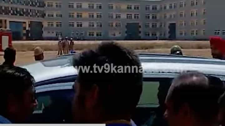 ಆಪ್ ಸಮಾವೇಶದಲ್ಲಿ ಪಾಲ್ಗೊಳ್ಳಲು ದಾವಣಗೆರೆಗೆ ಆಗಮಿಸಿದ ಅರವಿಂದ್ ಕೇಜ್ರಿವಾಲ್ ಮತ್ತು ಭಗವಂತ್ ಮಾನ್ ಆಪ್ ಸಮಾವೇಶದಲ್ಲಿ ಪಾಲ್ಗೊಳ್ಳಲು ದಾವಣಗೆರೆಗೆ ಆಗಮಿಸಿದ ಅರವಿಂದ್ ಕೇಜ್ರಿವಾಲ್ ಮತ್ತು ಭಗವಂತ್ ಮಾನ್