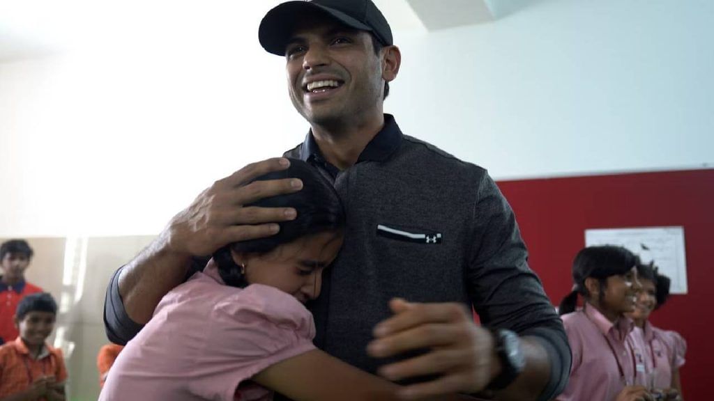 Athlete Neeraj Chopra surprised Bengaluru school, students reaction is priceless!