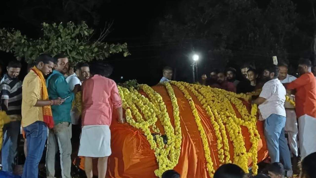 Ayodhya: ಕಾರ್ಕಳದಿಂದ ಅಯೋಧ್ಯೆಗೆ ಹೊರಟಿದೆ 10 ಟನ್ ತೂಕದ ಕೃಷ್ಣ ಶಿಲೆ; ಶ್ರೀರಾಮ ಮೂರ್ತಿ ತಯಾರಿಗೆ ಬಳಕೆ