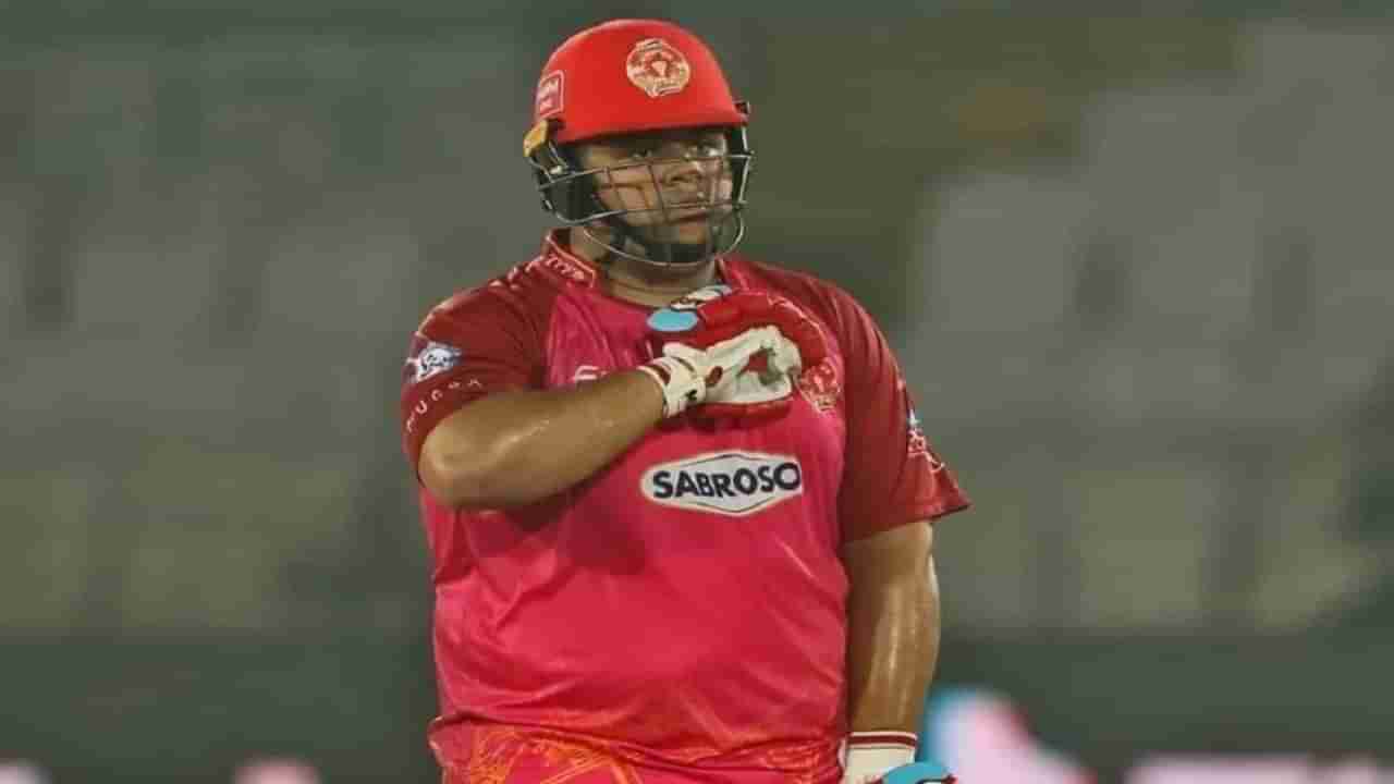 8 ಬೌಂಡರಿ, 4 ಸಿಕ್ಸರ್! ಮೈದಾನದಲ್ಲಿ ಸುನಾಮಿ ಎಬ್ಬಿಸಿದ 110 ಕೆಜಿ ತೂಕದ ಬ್ಯಾಟ್ಸ್ಮನ್! ವಿಡಿಯೋ ನೋಡಿ