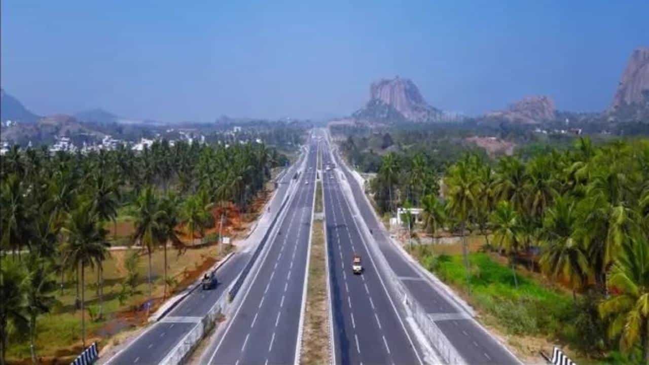 Bengaluru-Mysuru Expressway:ಇಂದಿನಿಂದಲೇ ಬೆಂಗಳೂರು ಮೈಸೂರು ಎಕ್ಸ್​ಪ್ರೆಸ್​ವೇನಲ್ಲಿ ಟೋಲ್​ ಶುರು, ಎಷ್ಟು ಹಣ ಪಾವತಿಸಬೇಕು?