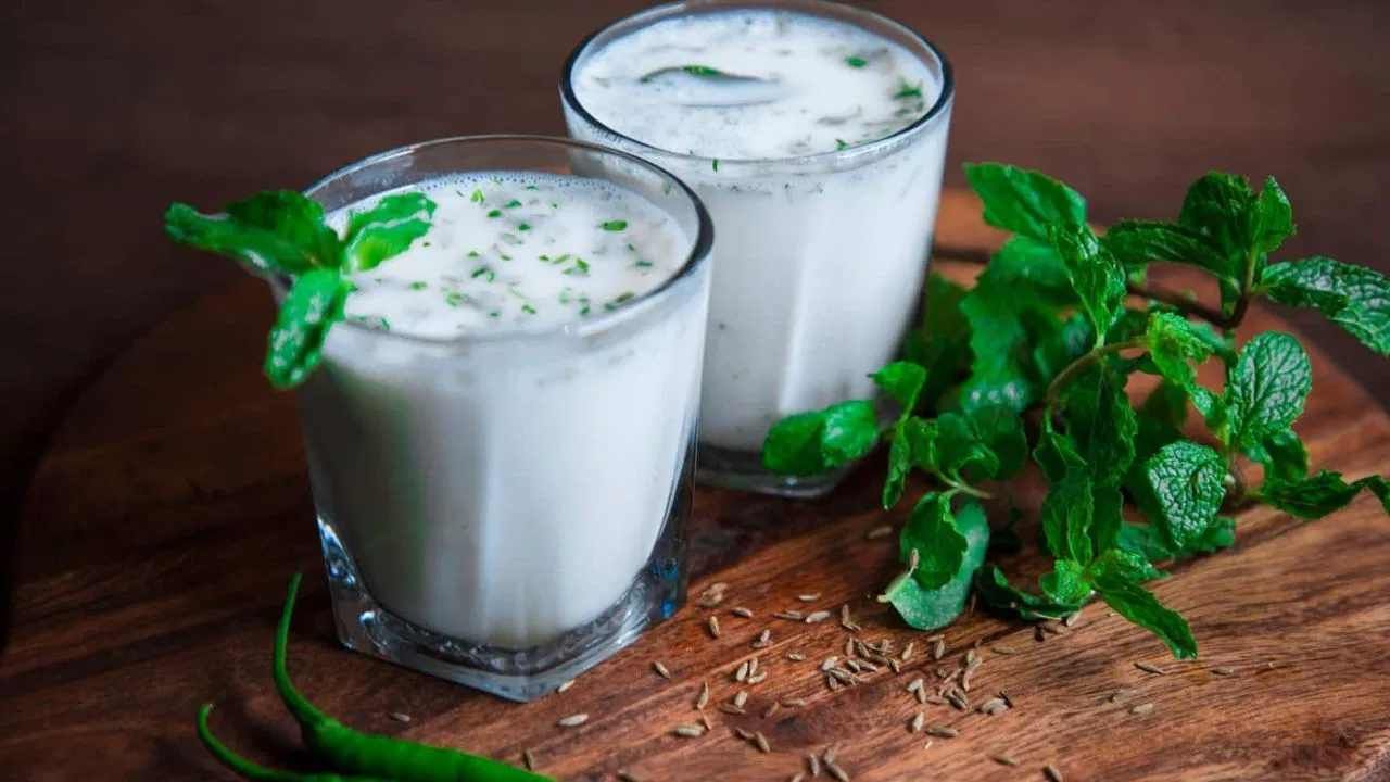 Buttermilk Benefits: ತೂಕ ನಷ್ಟದಿಂದ ಜೀರ್ಣಕ್ರಿಯೆ ಸುಧಾರಣೆವರೆಗೆ ಬೇಸಿಗೆಯಲ್ಲಿ ಮಜ್ಜಿಗೆ ಕುಡಿಯುವುದರಿಂದಾಗುವ ಅದ್ಭುತ ಪ್ರಯೋಜನಗಳಿವು Buttermilk Benefits: ತೂಕ ನಷ್ಟದಿಂದ ಜೀರ್ಣಕ್ರಿಯೆ ಸುಧಾರಣೆವರೆಗೆ ಬೇಸಿಗೆಯಲ್ಲಿ ಮಜ್ಜಿಗೆ ಕುಡಿಯುವುದರಿಂದಾಗುವ ಅದ್ಭುತ ಪ್ರಯೋಜನಗಳಿವು