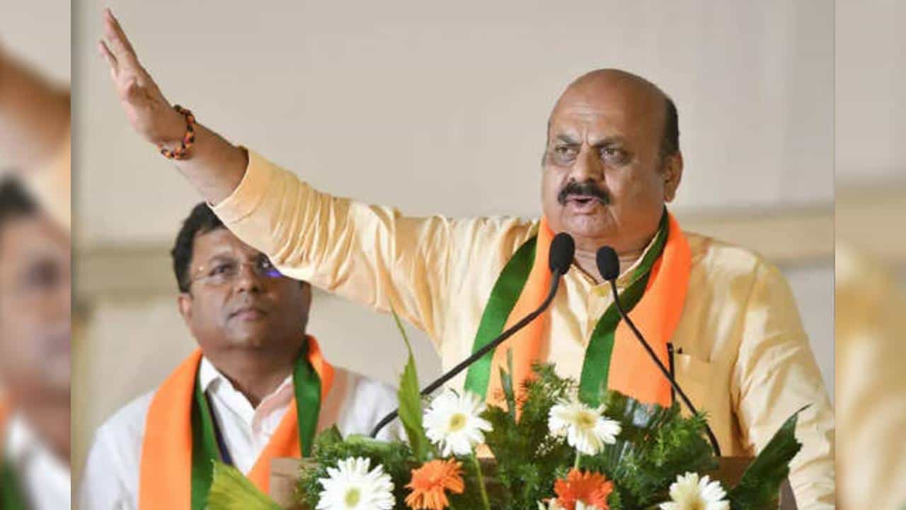 ಬೆಂಗಳೂರಲ್ಲಿ 5,000 ಫಲಾನುಭವಿಗಳಿಗೆ ಮನೆಗಳ ಹಕ್ಕುಪತ್ರ ವಿತರಿಸಿದ ಬಸವರಾಜ ಬೊಮ್ಮಾಯಿ