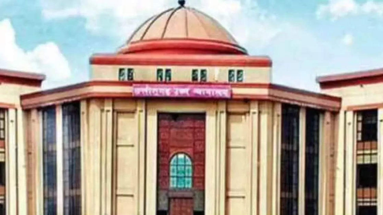 ಶೇ 100 ಮೀಸಲಾತಿ ಅಸಂವಿಧಾನಿಕ: ಛತ್ತೀಸ್ಗಢ ಸರ್ಕಾರದ ಜಾಹೀರಾತಿನಲ್ಲಿನ ಷರತ್ತು ರದ್ದುಗೊಳಿಸಿದ ಹೈಕೋರ್ಟ್ ಶೇ 100 ಮೀಸಲಾತಿ ಅಸಂವಿಧಾನಿಕ: ಛತ್ತೀಸ್ಗಢ ಸರ್ಕಾರದ ಜಾಹೀರಾತಿನಲ್ಲಿನ ಷರತ್ತು ರದ್ದುಗೊಳಿಸಿದ ಹೈಕೋರ್ಟ್