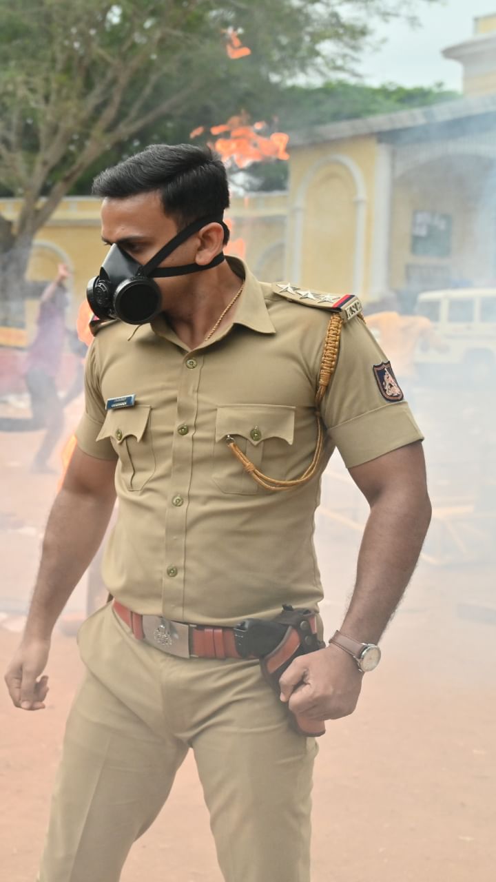 Daali Dhananjay(7)
