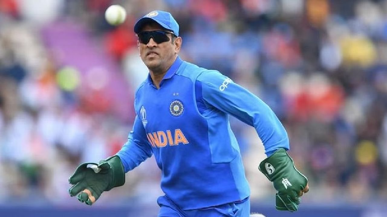 Dhoni has played in 538 international matches out of which 205 matches have been played in India.  With this, he holds the record of being the 2nd player who has played the most matches at home.