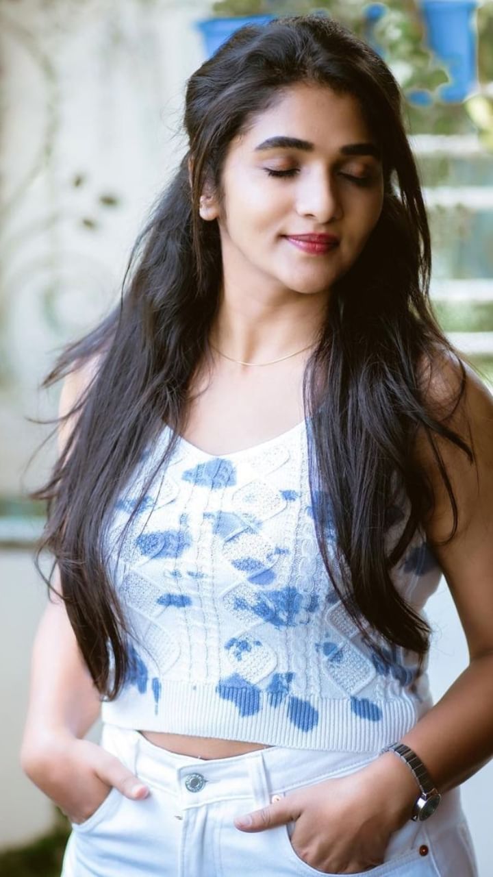 Divya uruduga (1)
