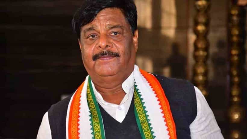 ಅನುಕಂಪದ ಅಲೆಯ ಅಬ್ಬರ, ಟಿಕೆಟ್ ರೇಸ್ನಿಂದ ಹಿಂದೆ ಸರಿದ ಹೆಚ್.ಸಿ.ಮಹದೇವಪ್ಪ ಭಾವನಾತ್ಮಕ ಪೋಸ್ಟ್ಗೆ ಭಾರೀ ಮೆಚ್ಚುಗೆ