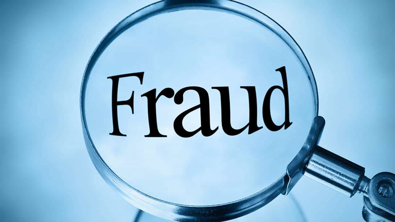 Bengaluru: RBI ಹೆಸರಿನಲ್ಲಿ ಜನರಿಂದ ಲಕ್ಷಾಂತರ ರೂ. ವಂಚನೆ: ಎಂಟು ಜನರ ಗ್ಯಾಂಗ್ ಅರೆಸ್ಟ್ ಮಾಡಿದ ಸಿಸಿಬಿ Bengaluru: RBI ಹೆಸರಿನಲ್ಲಿ ಜನರಿಂದ ಲಕ್ಷಾಂತರ ರೂ. ವಂಚನೆ: ಎಂಟು ಜನರ ಗ್ಯಾಂಗ್ ಅರೆಸ್ಟ್ ಮಾಡಿದ ಸಿಸಿಬಿ