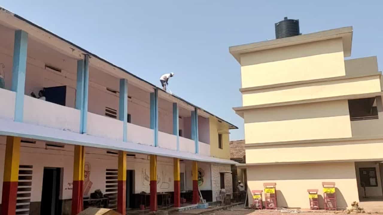 ಕನ್ನಡ ಮನಸುಗಳಿಂದ ಸರ್ಕಾರಿ ಶಾಲೆ ಉಳಿಸಿ ಅಭಿಯಾನ: ಕಾಸರಗೋಡಿನ ಕನ್ನಡ ಶಾಲೆಗೆ ಬಂತು ಹೊಸ ಕಳೆ ಕನ್ನಡ ಮನಸುಗಳಿಂದ ಸರ್ಕಾರಿ ಶಾಲೆ ಉಳಿಸಿ ಅಭಿಯಾನ: ಕಾಸರಗೋಡಿನ ಕನ್ನಡ ಶಾಲೆಗೆ ಬಂತು ಹೊಸ ಕಳೆ