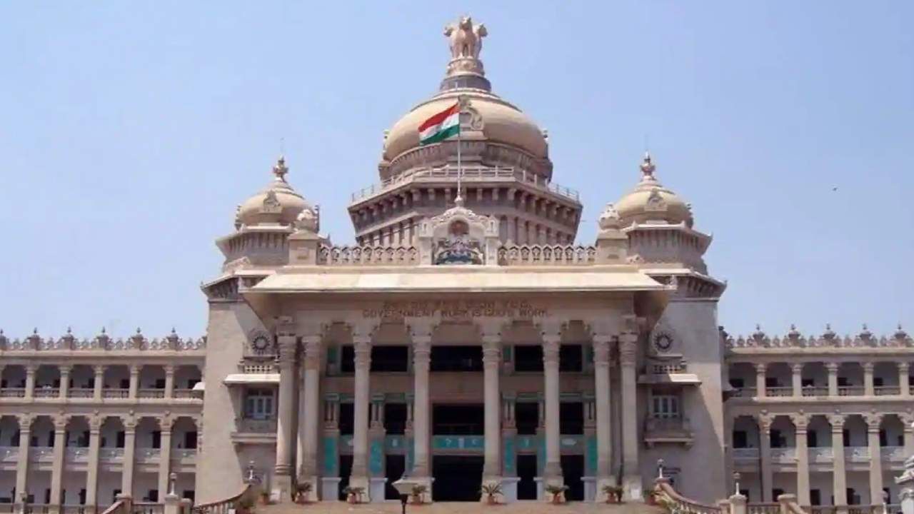 ರಾಜ್ಯದ 7 ವಿಶ್ವವಿದ್ಯಾಲಯಗಳಿಗೆ ನೂತನ ಕುಲಪತಿಗಳ ನೇಮಕ: ರಾಜ್ಯ ಸರ್ಕಾರ ಆದೇಶ ರಾಜ್ಯದ 7 ವಿಶ್ವವಿದ್ಯಾಲಯಗಳಿಗೆ ನೂತನ ಕುಲಪತಿಗಳ ನೇಮಕ: ರಾಜ್ಯ ಸರ್ಕಾರ ಆದೇಶ