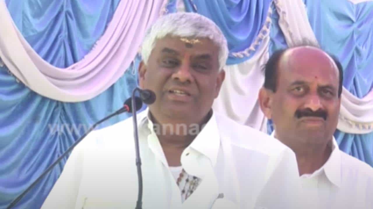 ಅರಕಲಗೂಡು ಕ್ಷೇತ್ರದಿಂದ ಎ. ಮಂಜು ಸ್ಪರ್ಧೆ: ಹೆಚ್ಡಿ ರೇವಣ್ಣ ಘೋಷಣೆ ಅರಕಲಗೂಡು ಕ್ಷೇತ್ರದಿಂದ ಎ. ಮಂಜು ಸ್ಪರ್ಧೆ: ಹೆಚ್ಡಿ ರೇವಣ್ಣ ಘೋಷಣೆ