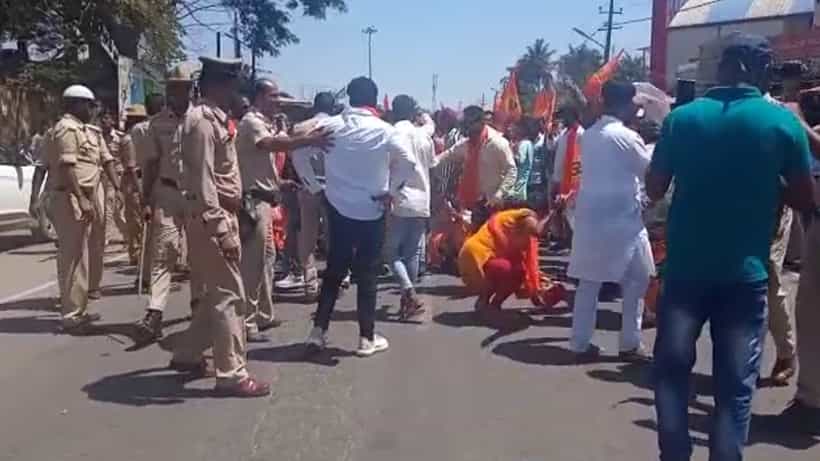 ಬೇಲೂರು ಚನ್ನಕೇಶವ ದೇವಸ್ಥಾನ ರಥೋತ್ಸವಕ್ಕೂ ಮುನ್ನ ಕುರಾನ್ ಪಠಣೆ: ಹೆಚ್ಚಿದ ಹಿಂದೂ ಸಂಘಟನೆಗಳ ಪ್ರತಿಭಟನೆ ಕಿಚ್ಚು