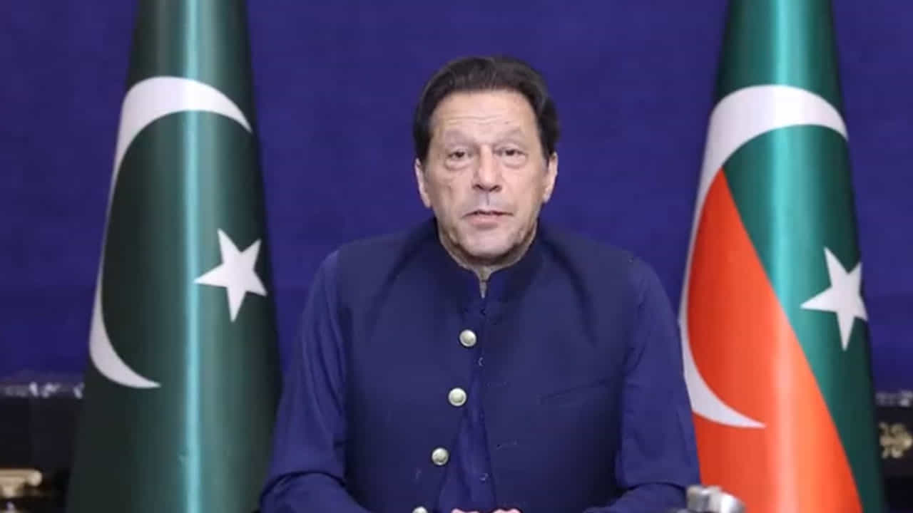 Imran Khan: ಲಂಡನ್ ಯೋಜನೆಯ ಭಾಗವಾಗಿ ನನ್ನನ್ನು ಬಂಧಿಸಲು ಪ್ರಯತ್ನಿಸುತ್ತಿದ್ದಾರೆ: ಇಮ್ರಾನ್ ಖಾನ್ ವಿಡಿಯೊ ಸಂದೇಶ Imran Khan: ಲಂಡನ್ ಯೋಜನೆಯ ಭಾಗವಾಗಿ ನನ್ನನ್ನು ಬಂಧಿಸಲು ಪ್ರಯತ್ನಿಸುತ್ತಿದ್ದಾರೆ: ಇಮ್ರಾನ್ ಖಾನ್ ವಿಡಿಯೊ ಸಂದೇಶ