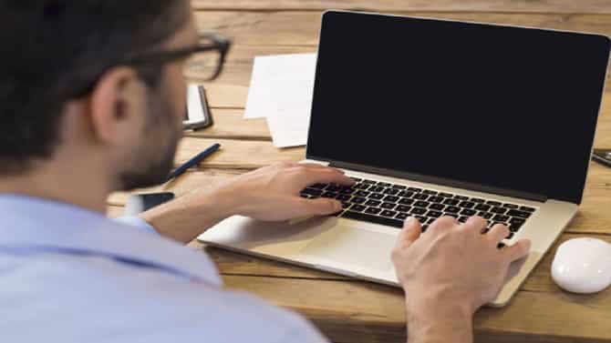 Tech Tips: ಲ್ಯಾಪ್​ಟಾಪ್ ತುಂಬಾ ಸ್ಲೋ ಆಗಿದೆಯೆ?: ಹಾಗಿದ್ರೆ ಈ ಟ್ರಿಕ್ ಉಪಯೋಗಿಸಿ ಸೂಪರ್ ಫಾಸ್ಟ್ ಮಾಡಿ