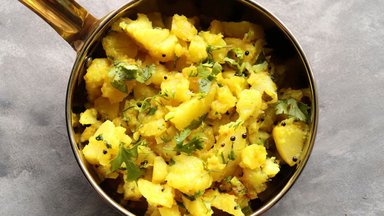 Leftover Aloo Ki Sabzi Recipes: ಉಳಿದಿರುವ ಆಲೂ ಭಾಜಿಯಿಂದ ಸುಲಭವಾಗಿ ತಯಾರಿಸಬಹುದಾದ ಪಾಕವಿಧಾನ ಇಲ್ಲಿದೆ