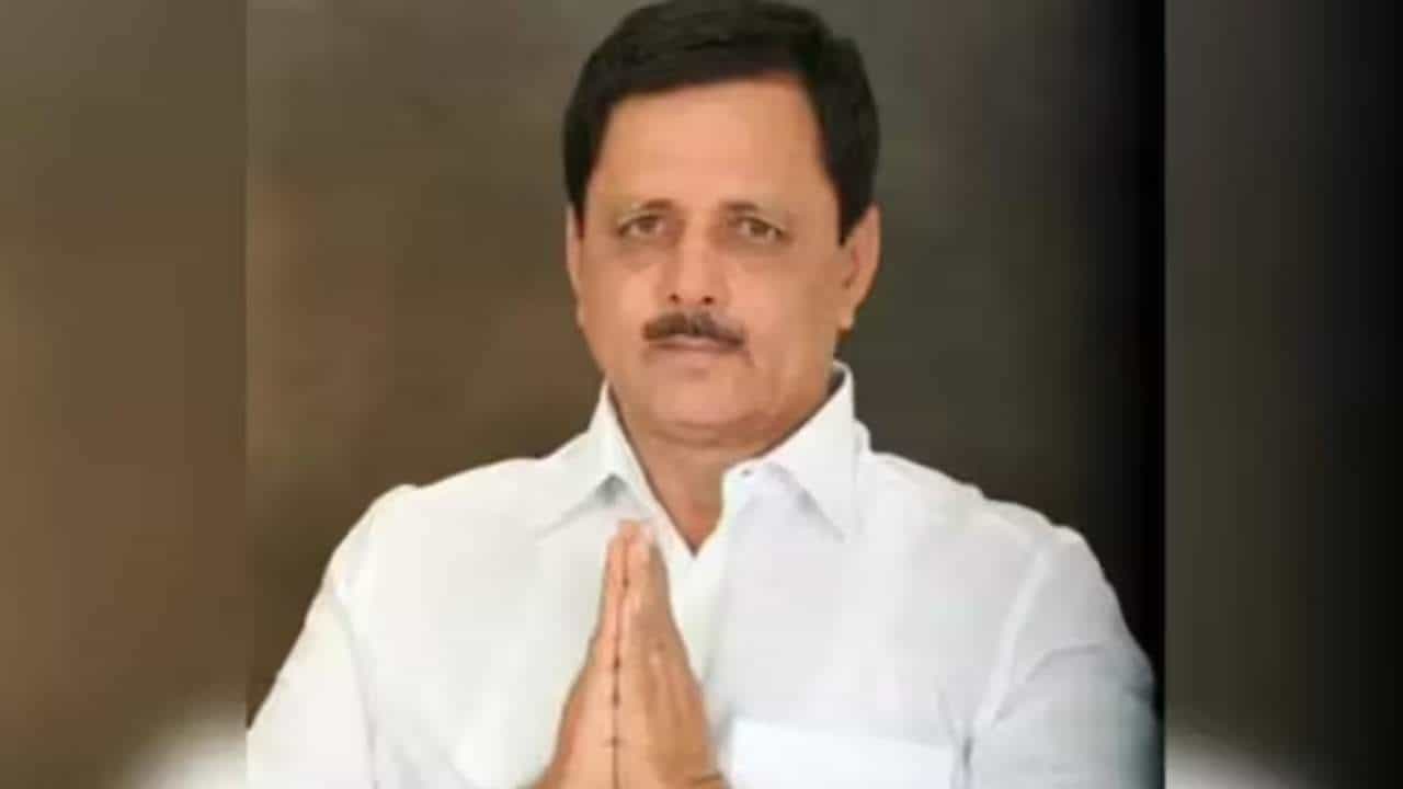 ಲಂಚ ಪ್ರಕರಣ: ಲೋಕಾಯುಕ್ತ ವಿಚಾರಣೆ ವೇಳೆ ಮಾಡಾಳ್ ವಿರೂಪಾಕ್ಷಪ್ಪ ಹೇಳಿದ್ದಿಷ್ಟು ಲಂಚ ಪ್ರಕರಣ: ಲೋಕಾಯುಕ್ತ ವಿಚಾರಣೆ ವೇಳೆ ಮಾಡಾಳ್ ವಿರೂಪಾಕ್ಷಪ್ಪ ಹೇಳಿದ್ದಿಷ್ಟು