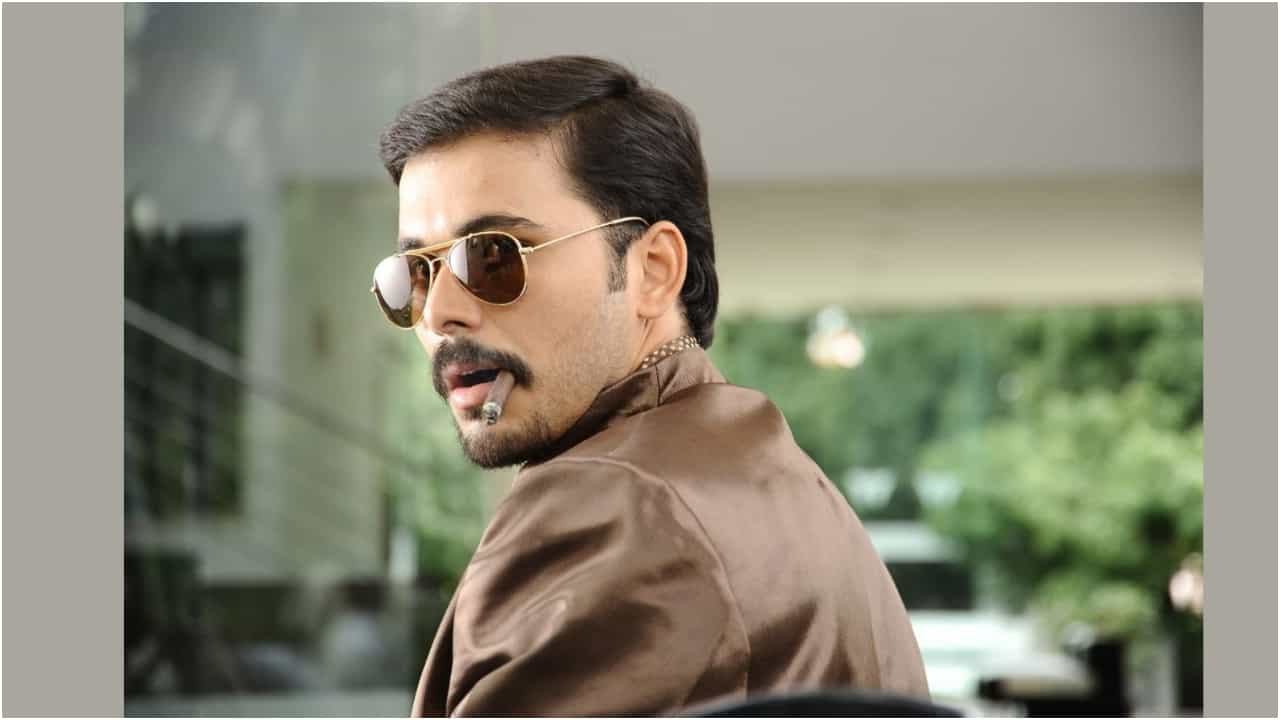 ಕನ್ನಡದ ಹಲವು ಸಿನಿಮಾಗಳಲ್ಲಿ ವಿಲನ್ ಪಾತ್ರ ಮಾಡಿ ಸೈ ಎನಿಸಿಕೊಂಡಿದ್ದಾರೆ ನಟ ಮಧು ಗುರುಸ್ವಾಮಿ. ‘ಡೆಡ್ಲಿ 2’, ‘ಭಜರಂಗಿ’, ‘ಜೈ ಮಾರುತಿ 800’, ‘ಮಫ್ತಿ’ ಮುಂತಾದ ಚಿತ್ರಗಳಲ್ಲಿ ನಟಿಸಿದ್ದ ಅವರು ಈಗ ತಮಿಳು ಚಿತ್ರರಂಗಕ್ಕೆ ಕಾಲಿಟ್ಟಿದ್ದಾರೆ.