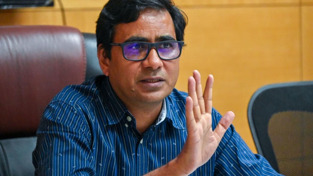 ಏ. 11ರವರೆಗೆ ಮತದಾರರ ಪಟ್ಟಿಗೆ ಹೆಸರು ಸೇರಿಸಲು ಅವಕಾಶ, ಮನೆಯಿಂದ ವೋಟ್ ಹಾಕುವವರಿಗೆ ಮಾಹಿತಿ ಇಲ್ಲಿದೆ ಏ. 11ರವರೆಗೆ ಮತದಾರರ ಪಟ್ಟಿಗೆ ಹೆಸರು ಸೇರಿಸಲು ಅವಕಾಶ, ಮನೆಯಿಂದ ವೋಟ್ ಹಾಕುವವರಿಗೆ ಮಾಹಿತಿ ಇಲ್ಲಿದೆ
